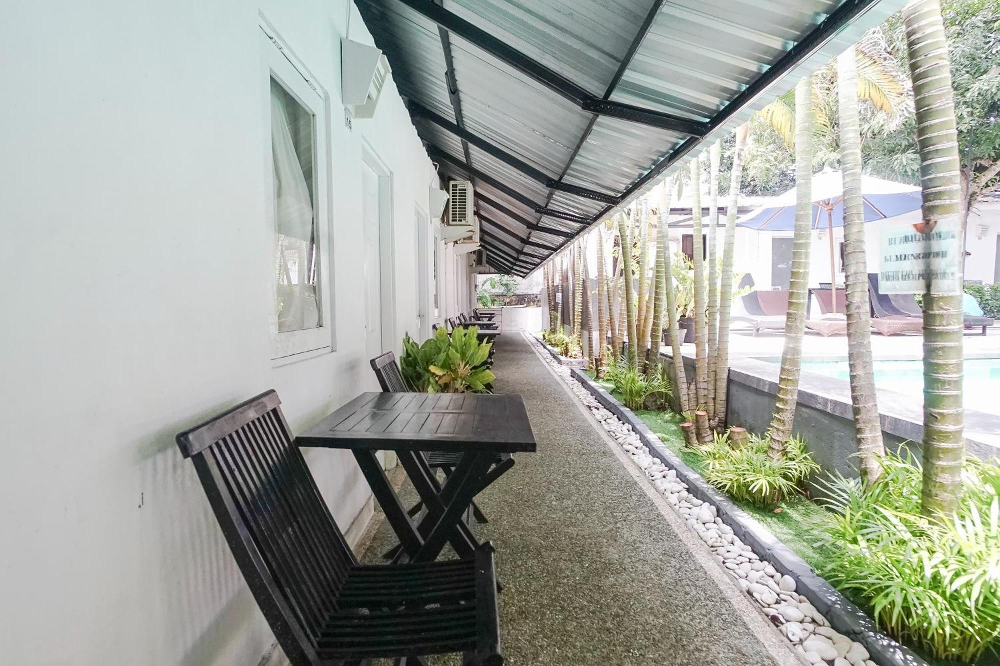 Kos 168 Jimbaran Hotel Exterior photo
